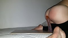 I LOVE RIDING MY DILDO