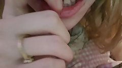 Lesbisches Paar wurde fast beim heiÃŸen Quicky erwischt...