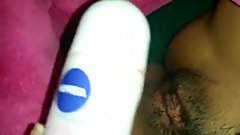 MI NOVIA SE MASTURBA CON UN DESODORANTE