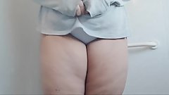 Thick teen pees in her panties 4k