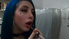 PREVIEW Teenie Schlampe kassiert Kehlenfick