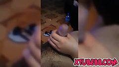 jalandole la verga al esposo de mi prima