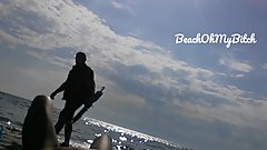 Jeune FranÃ§aise Exhibe sa Petite Chatte Ã  la plage devant Voyeurs Pervers