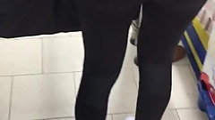 White Nike Air Max 90 and black Leggings Butt
