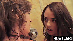 Tiny teenie Holly Hendrix releases tongue on lesbian ass