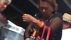 BUEN CULO TEEN VOTANDO