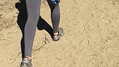 Fit Hike Legs IN LEGGINGS tight ass FLEXIBLE fitness gym