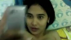 Can't take her mobile away during fuck