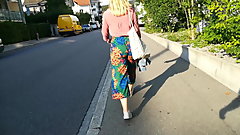 jiggle ass in funny but hot pants