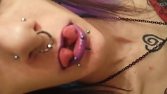 SPLITTED TONGUE TEEN GIRL