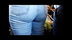 Sexy culito de teen en metro