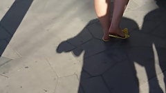 Novinha gostosa  rabuda delicios saia jeans