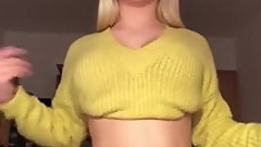 Teen grinding in tight leggings with cameltoe and VTL