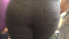 Girls with big butts , culonas